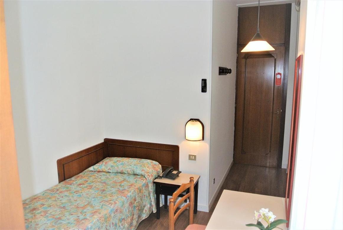 ליגננו סביאדורו Hotel Niagara חדר תמונה