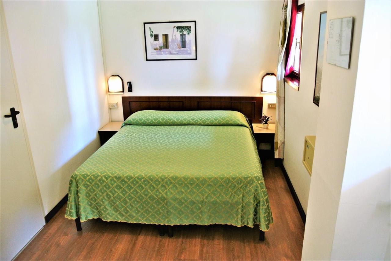 ליגננו סביאדורו Hotel Niagara חדר תמונה