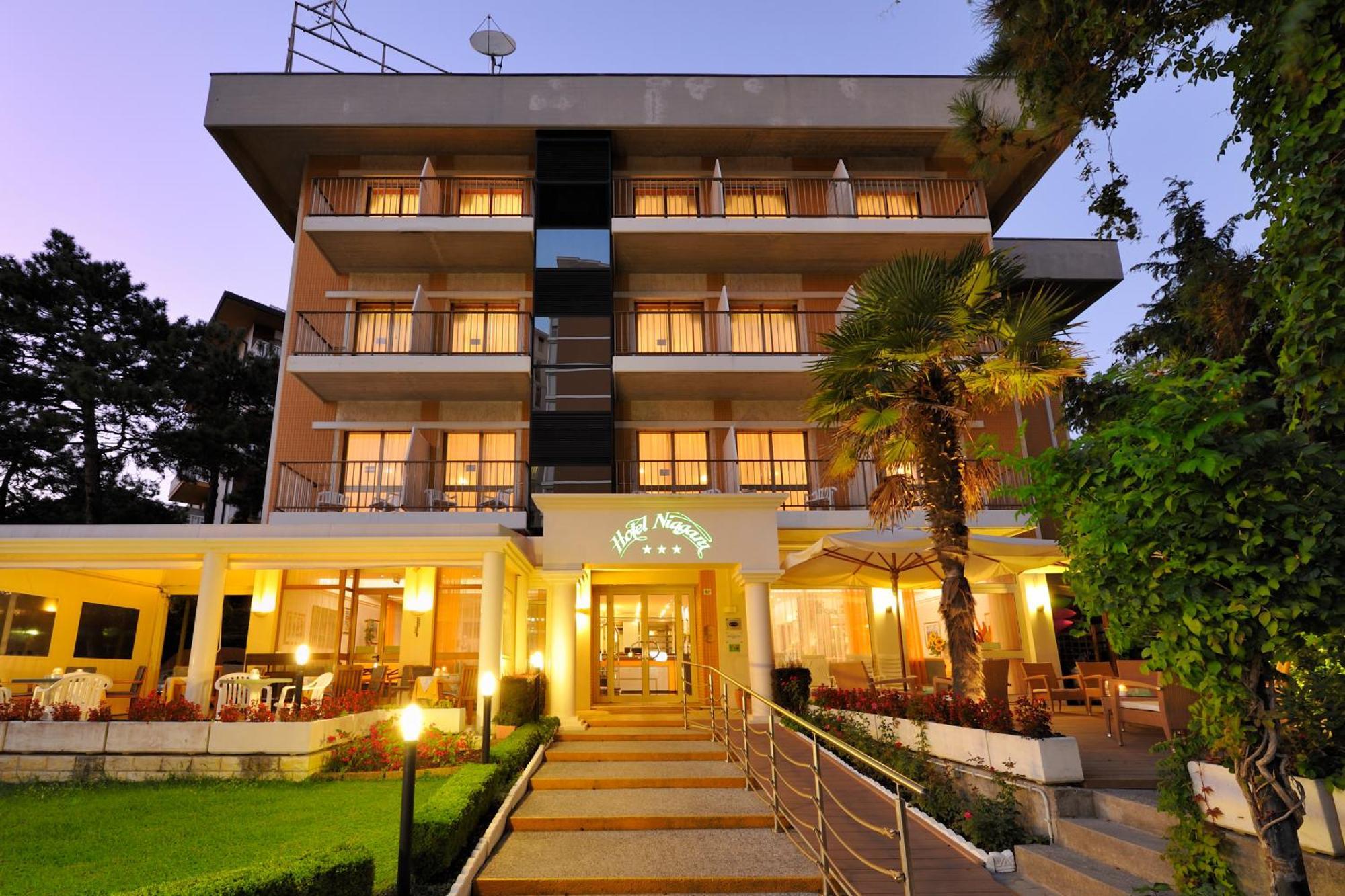 ליגננו סביאדורו Hotel Niagara מראה חיצוני תמונה