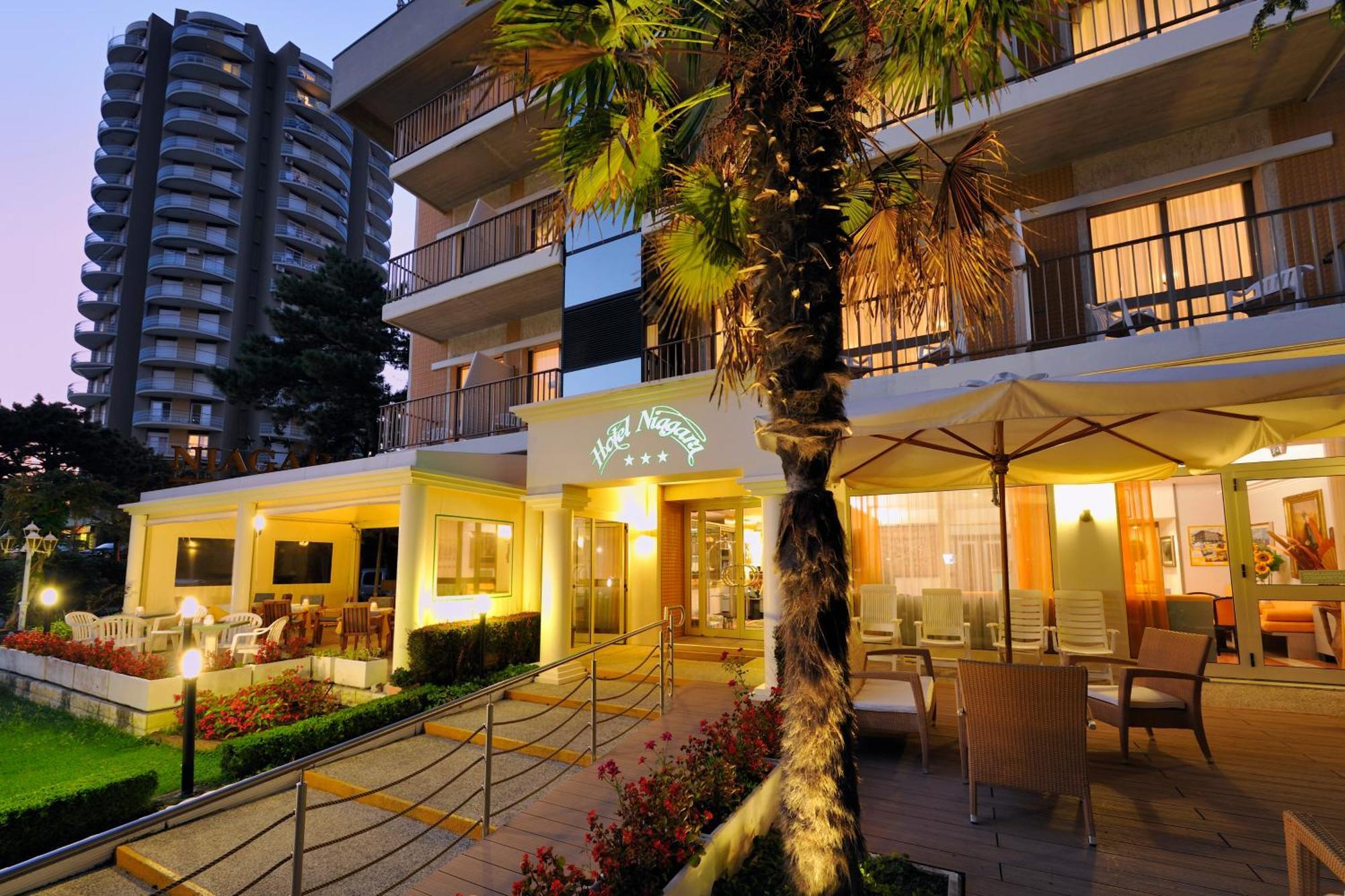 ליגננו סביאדורו Hotel Niagara מראה חיצוני תמונה