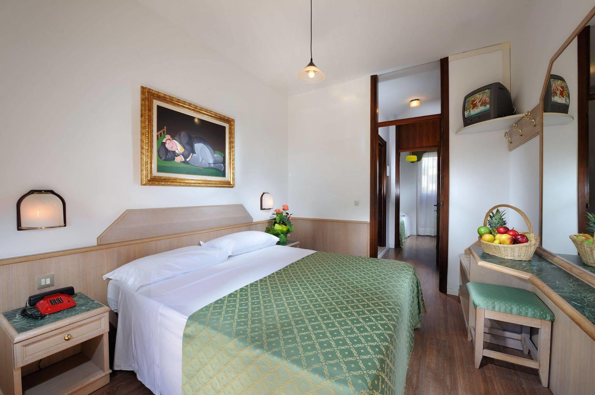 ליגננו סביאדורו Hotel Niagara מראה חיצוני תמונה